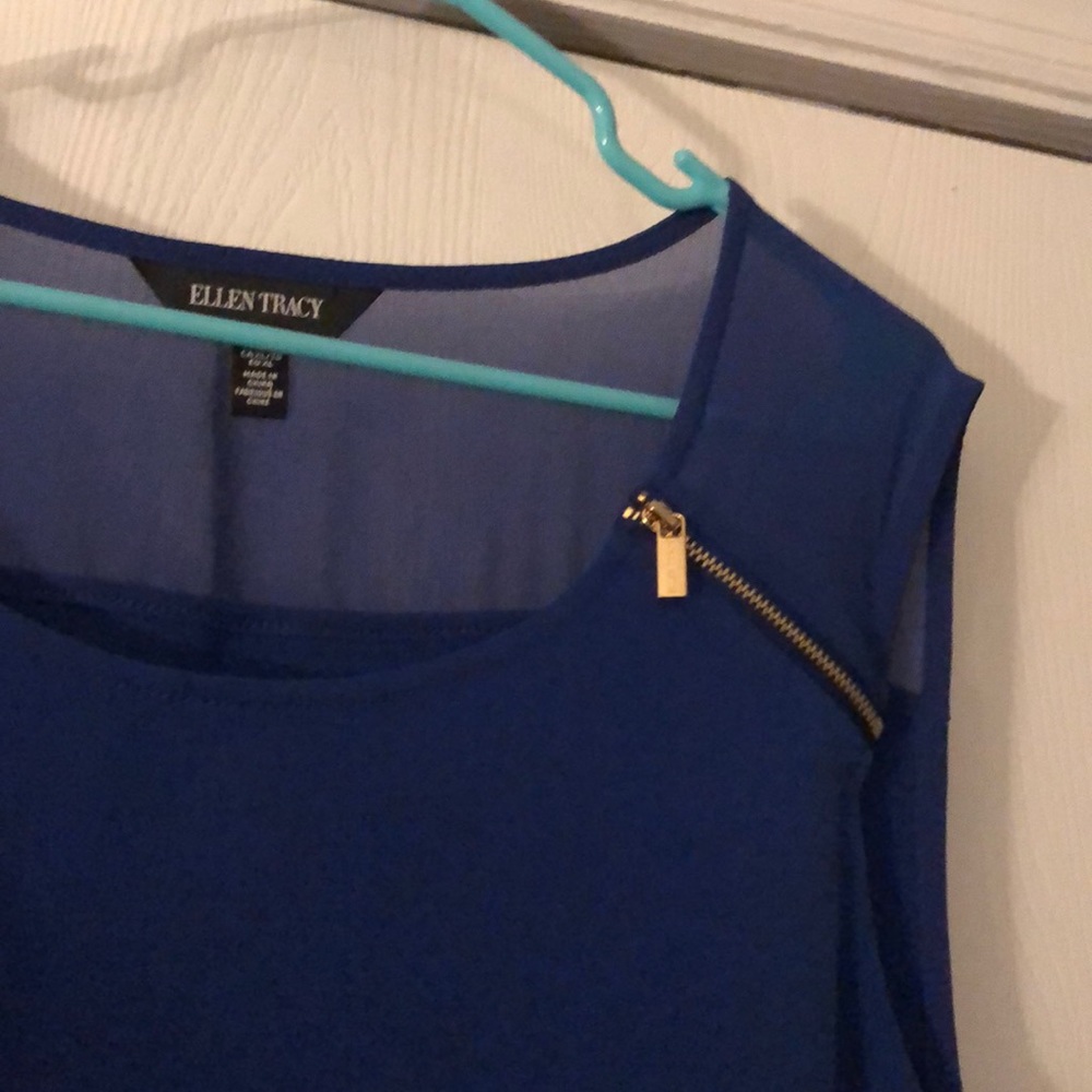 Blouse - Picture 2 of 3